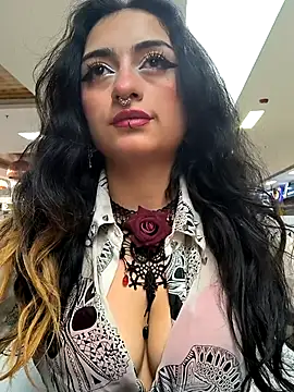 Snapshot of Lila_Desiree chatting on 02-21-25, 05:31 Lila Desiree online show from 02-21-25, 05:31