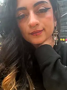 Snapshot of Lila_Desiree chatting on 03-07-25, 05:28 Lila Desiree online show from 03-07-25, 05:28