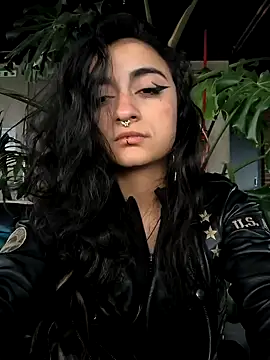 Snapshot of Lila_Desiree chatting on 09-30-25, 04:34 Lila Desiree online show from 09-30-25, 04:34