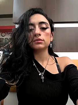 Snapshot of Lila_Desiree chatting on 10-13-25, 05:02 Lila Desiree online show from 10-13-25, 05:02