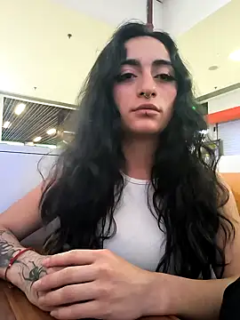 Snapshot of Lila_Desiree chatting on 11-06-25, 10:32 Lila Desiree online show from 11-06-25, 10:32