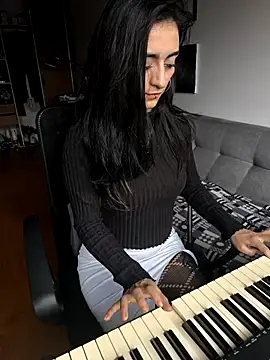 Snapshot of Lila_Desiree chatting on 11-13-25, 03:55 Lila Desiree online show from 11-13-25, 03:55