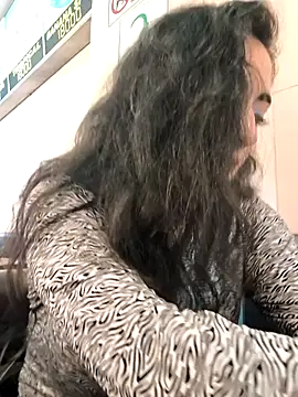 Snapshot of Lila_Desiree chatting on 11-20-25, 10:09 Lila Desiree online show from 11-20-25, 10:09