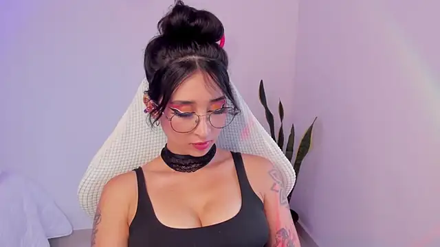 Snapshot of Eileenford_ chatting on 02-26-25, 10:42 Eileenford online show from 02-26-25, 10:42