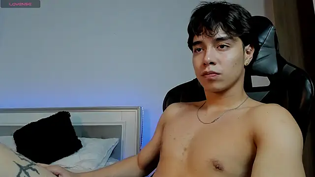 Snapshot of facebaby1 chatting on 11-30-25, 03:21 facebaby1 online show from 11-30-25, 03:21