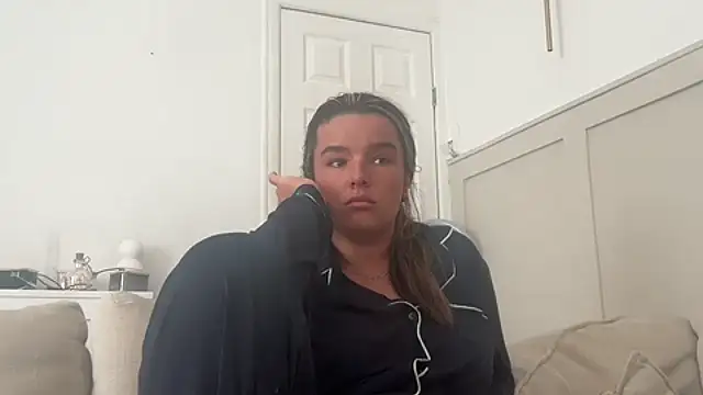 maisiesmithx online show from 09-29-25, 11:37