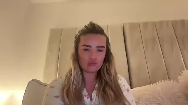 maisiesmithx online show from 06-04-26, 10:38