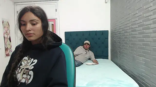 Snapshot of LolaBunnyAndBugsBunny chatting on 12-02-24, 08:11 LolaBunnyAndBugsBunny online show from 12-02-24, 08:11