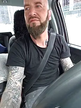 Snapshot of Beardedtattood chatting on 02-20-25, 04:36 Beardedtattood online show from 02-20-25, 04:36