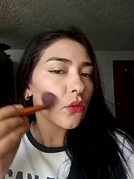 Snapshot of SophieWinslow chatting on 03-08-25, 09:08 SophieWinslow online show from 03-08-25, 09:08