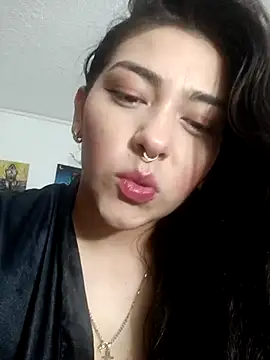 Snapshot of SophieWinslow chatting on 03-15-25, 03:51 SophieWinslow online show from 03-15-25, 03:51