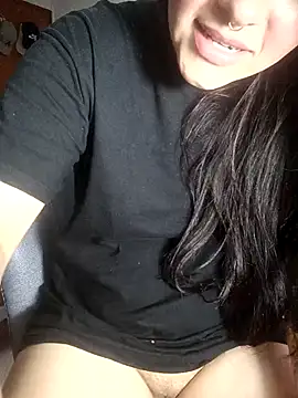 Snapshot of SophieWinslow chatting on 03-22-25, 01:54 SophieWinslow online show from 03-22-25, 01:54