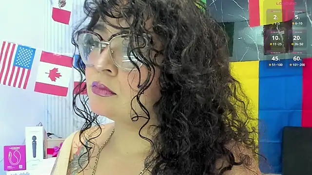 Snapshot of Reginavegaa chatting on 06-25-26, 11:37 Reginavegaa online show from 06-25-26, 11:37