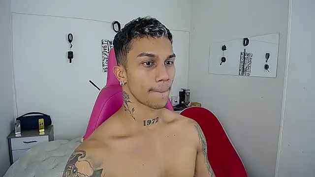 Leonard Price online show from 11-17-25, 02:06