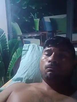 Snapshot of Diogo100 chatting on 10-14-25, 06:47 Diogo100 online show from 10-14-25, 06:47