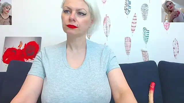Snapshot of ForeverBarbie_ chatting on 07-09-26, 01:42 ForeverBarbie online show from 07-09-26, 01:42