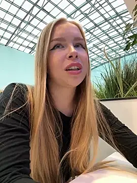 mur girl online show from 12-24-24, 09:50