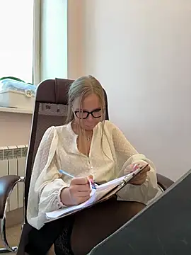 mur girl online show from 02-20-25, 02:24