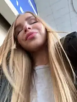 mur girl online show from 02-22-25, 11:35