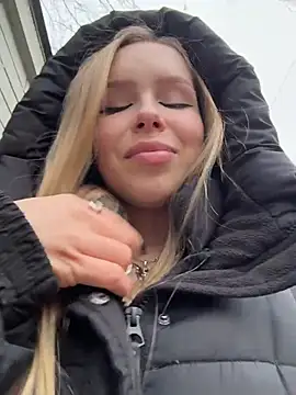 mur girl online show from 11-26-25, 11:44