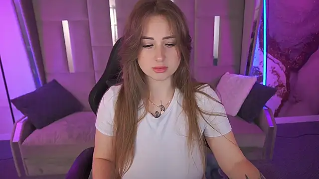 GentleAdellee online show from 11-23-25, 01:22