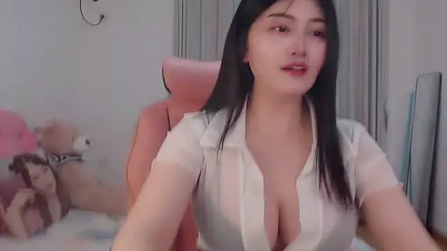 Snapshot of Little-sweet chatting on 03-16-25, 02:21 Little-sweet online show from 03-16-25, 02:21