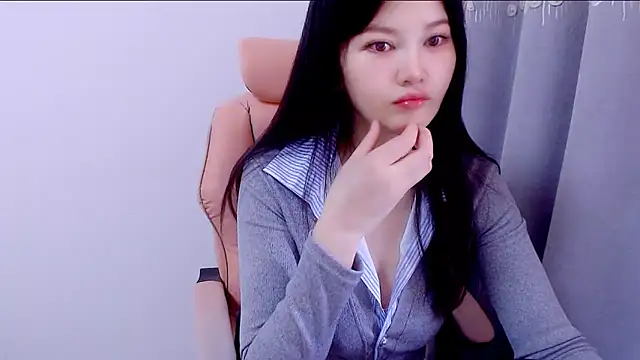 Snapshot of Little-sweet chatting on 09-24-25, 02:48 Little-sweet online show from 09-24-25, 02:48