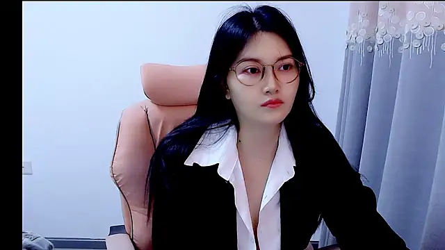 Snapshot of Little-sweet chatting on 10-30-25, 04:47 Little-sweet online show from 10-30-25, 04:47