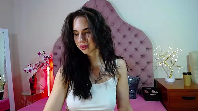 Snapshot of Erikka__ chatting on 07-02-26, 07:03 Erikka online show from 07-02-26, 07:03
