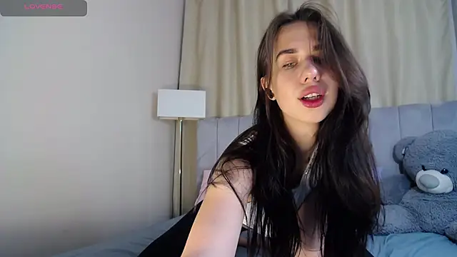 Snapshot of Erikka__ chatting on 07-23-26, 06:44 Erikka online show from 07-23-26, 06:44