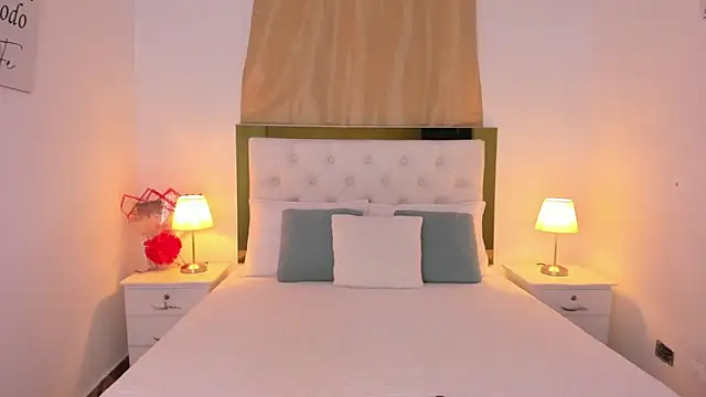 SofiaBosch online show from 09-18-25, 01:18