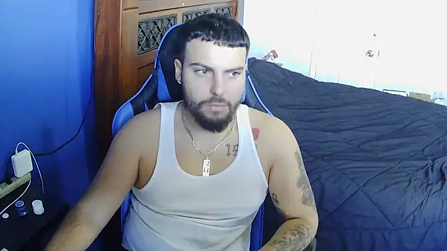 Snapshot of MasterKvn chatting on 02-10-25, 09:47 MasterKvn online show from 02-10-25, 09:47