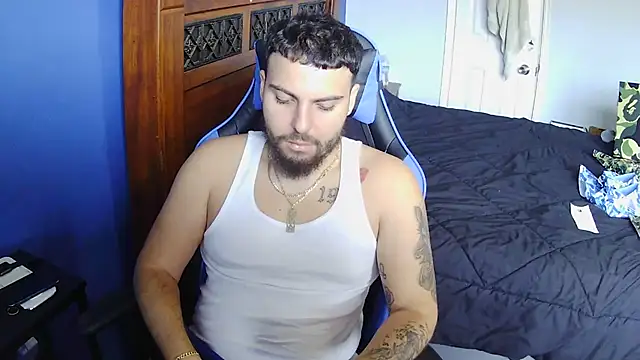 Snapshot of MasterKvn chatting on 03-10-25, 07:07 MasterKvn online show from 03-10-25, 07:07