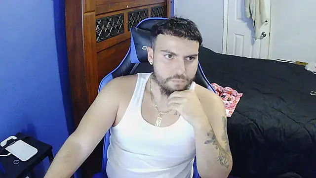 Snapshot of MasterKvn chatting on 03-12-25, 01:58 MasterKvn online show from 03-12-25, 01:58