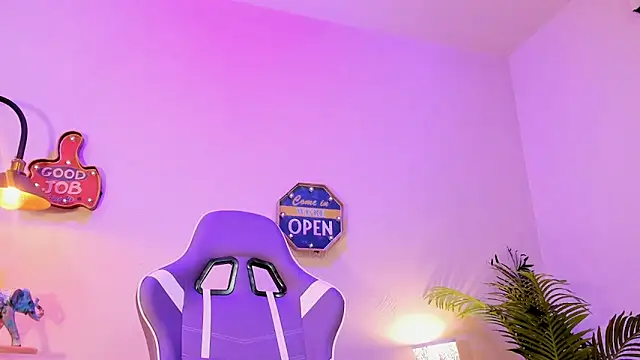 Snapshot of lupeebony chatting on 01-22-25, 01:31 lupeebony online show from 01-22-25, 01:31