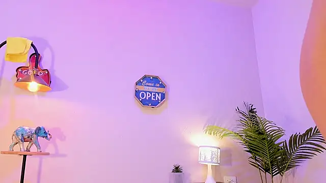 Snapshot of lupeebony chatting on 01-26-25, 01:31 lupeebony online show from 01-26-25, 01:31