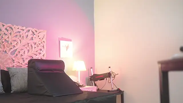 Snapshot of lupeebony chatting on 09-10-25, 07:14 lupeebony online show from 09-10-25, 07:14