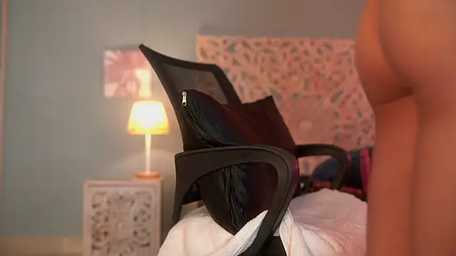 Snapshot of lupeebony chatting on 10-28-25, 07:27 lupeebony online show from 10-28-25, 07:27