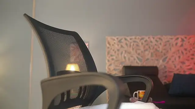 Snapshot of lupeebony chatting on 11-27-25, 07:38 lupeebony online show from 11-27-25, 07:38