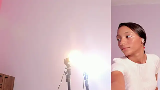 lupeebony online show from 05-23-26, 07:40