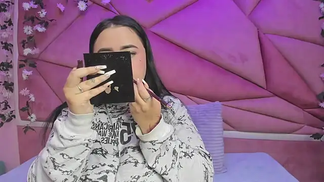 Victoria Rossy online show from 11-15-25, 08:38