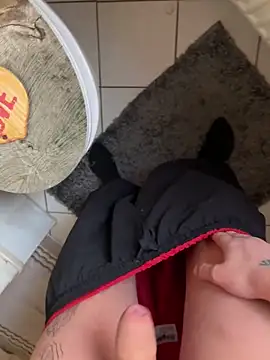 Snapshot of romanhrdcore chatting on 03-16-25, 09:27 romanhrdcore online show from 03-16-25, 09:27