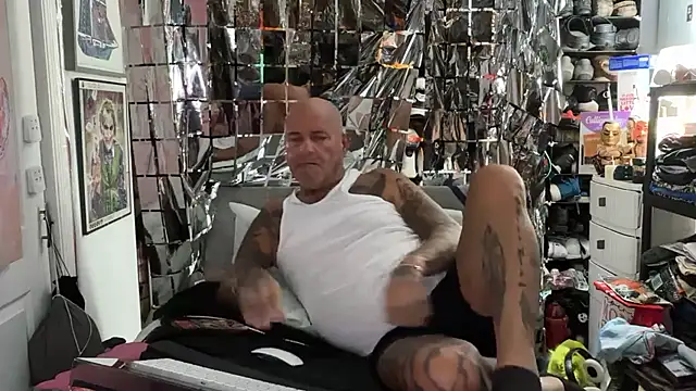 joeytatts66 online show from 05-10-26, 02:06