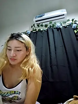 Snapshot of sadnessgyall chatting on 03-20-25, 06:41 sadnessgyall online show from 03-20-25, 06:41