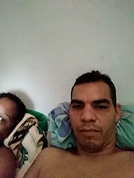 Snapshot of Elvisjrosales chatting on 10-05-25, 08:18 Elvisjrosales online show from 10-05-25, 08:18