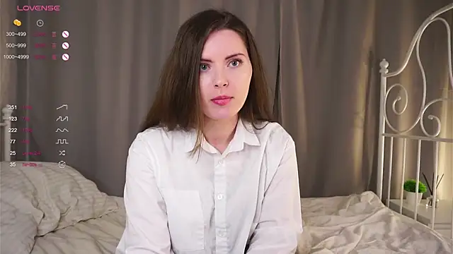 LoraDevon online show from 02-10-25, 11:02