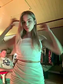 Snapshot of Alice1_secret chatting on 11-05-25, 02:28 Alice1 secret online show from 11-05-25, 02:28