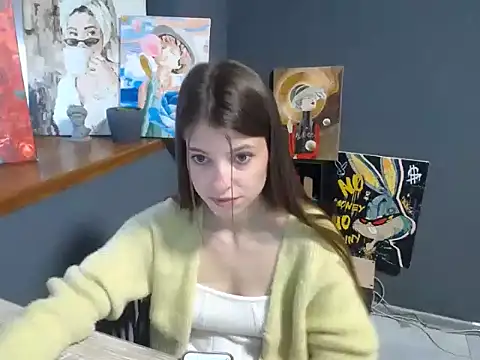 Snapshot of felicity_gold chatting on 05-15-26, 06:09 felicity gold online show from 05-15-26, 06:09