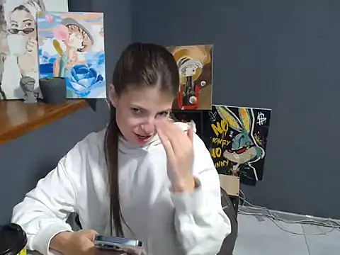 Snapshot of felicity_gold chatting on 05-21-26, 06:09 felicity gold online show from 05-21-26, 06:09
