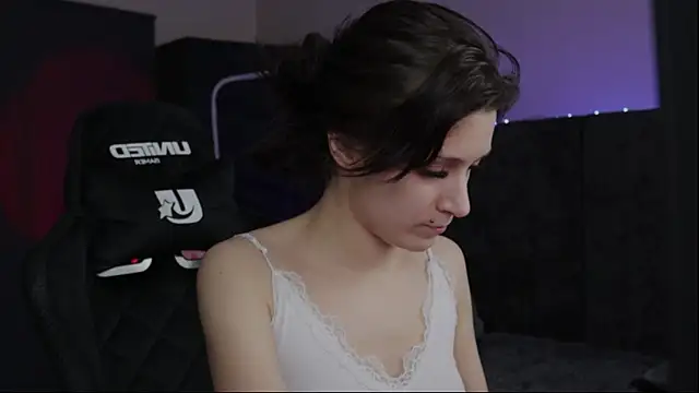 Snapshot of Kathleen_Meow chatting on 12-10-24, 09:23 Kathleen Meow online show from 12-10-24, 09:23